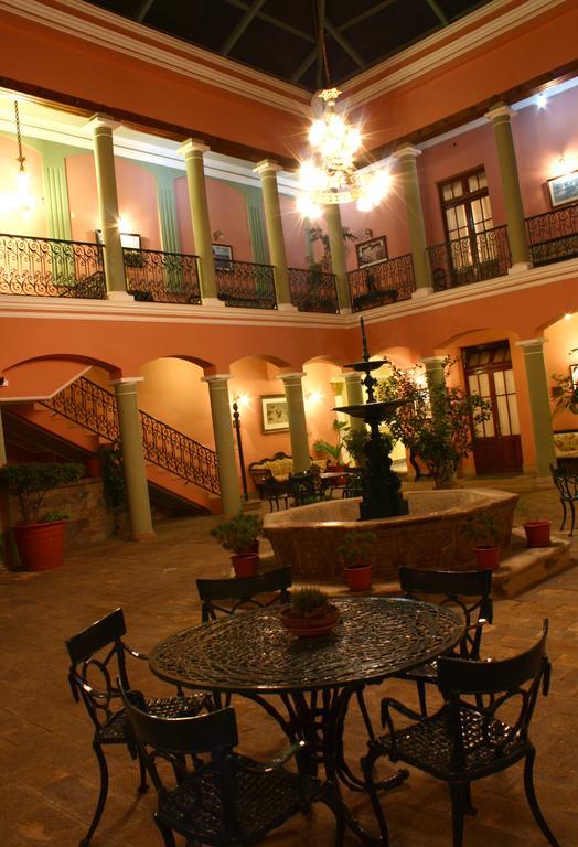 Capital Plaza Hotel Sucre Extérieur photo